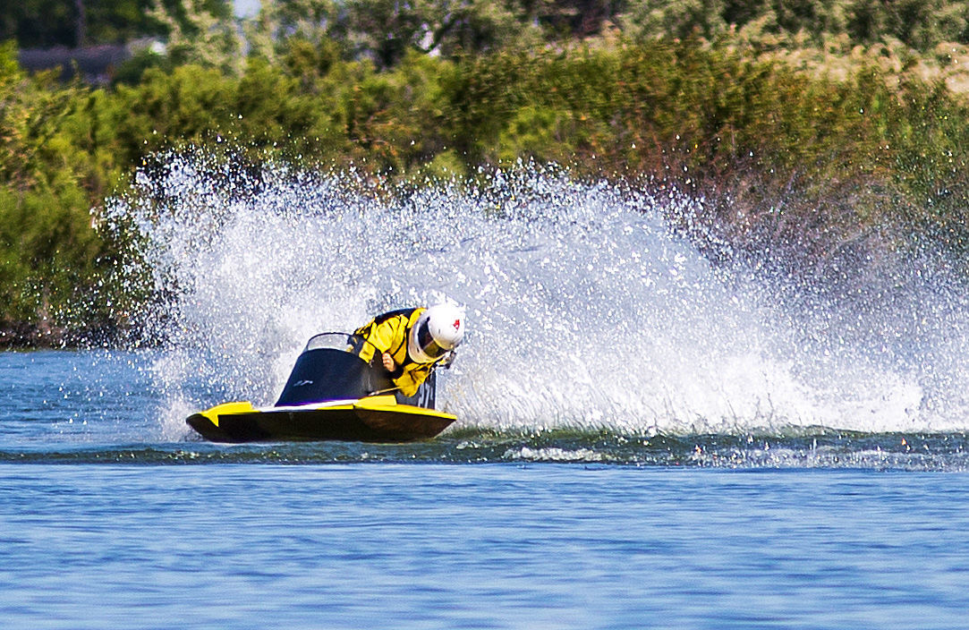 Regatta brings boat races to Burley